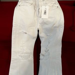 BRAND NEW. Frame crop white jeans with tag.